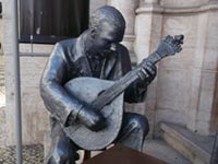 Fado statue coimbra